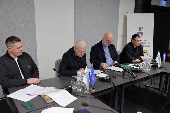Асоціація прифронтових громад і Українська рада бізнесу підписали меморандум про підтримку бізнесу